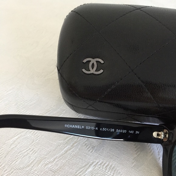 CHANEL Black Logo Cat Eye Sunglasses - Picture 3 of 10